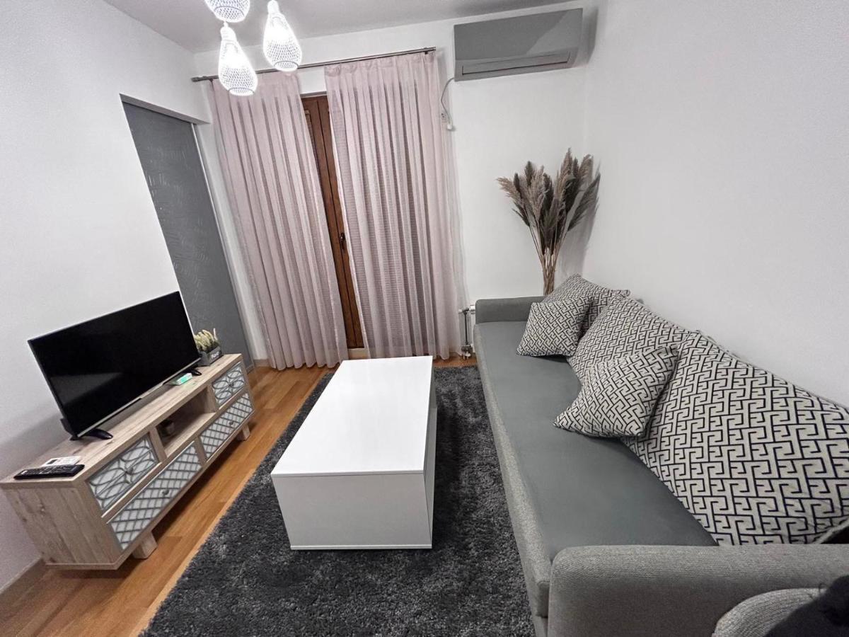 Apartments Empire - Adora Flatiron Szkopje Kültér fotó