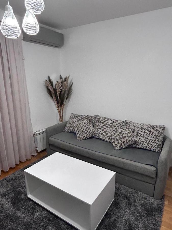 Apartments Empire - Adora Flatiron Szkopje Kültér fotó