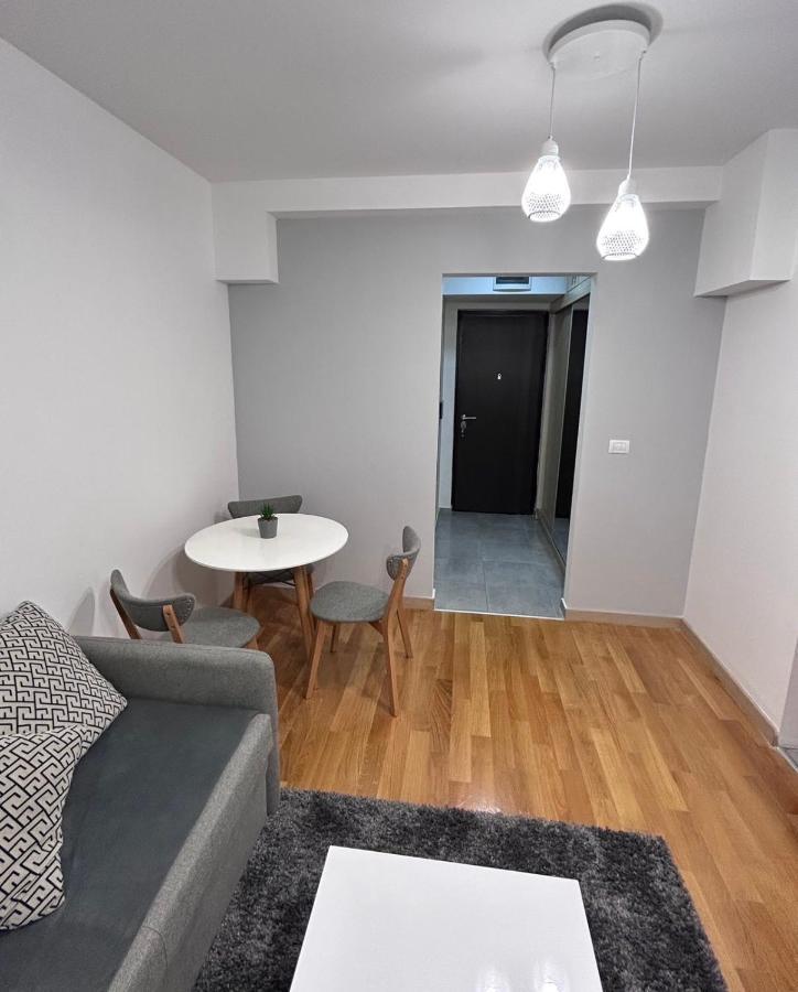 Apartments Empire - Adora Flatiron Szkopje Kültér fotó